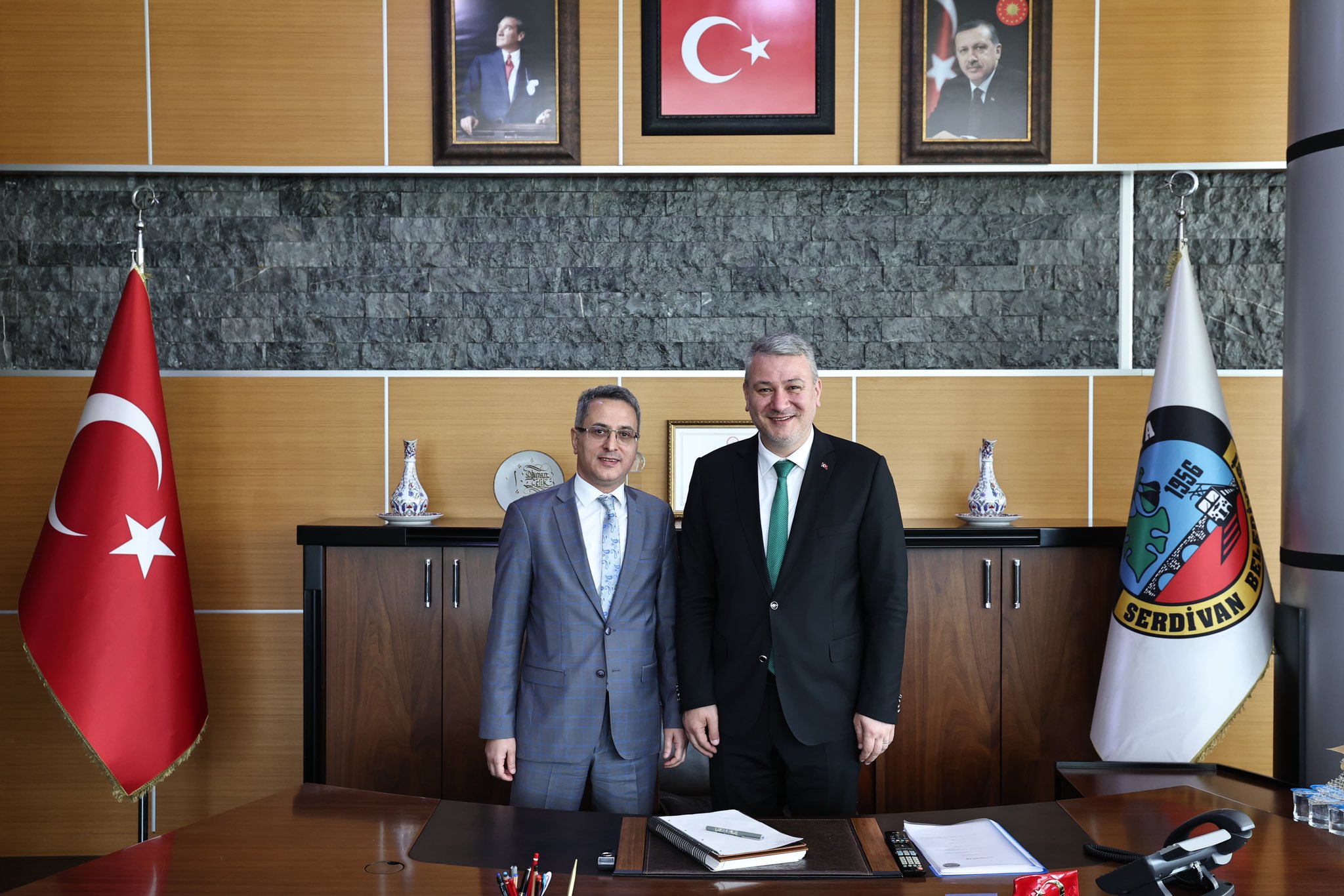 Vergi Dairesi Başkanımız İlhan AKÇAY, Serdivan Belediye Başkanı Osman ÇELİK'i Makamında Ziyaret Etti